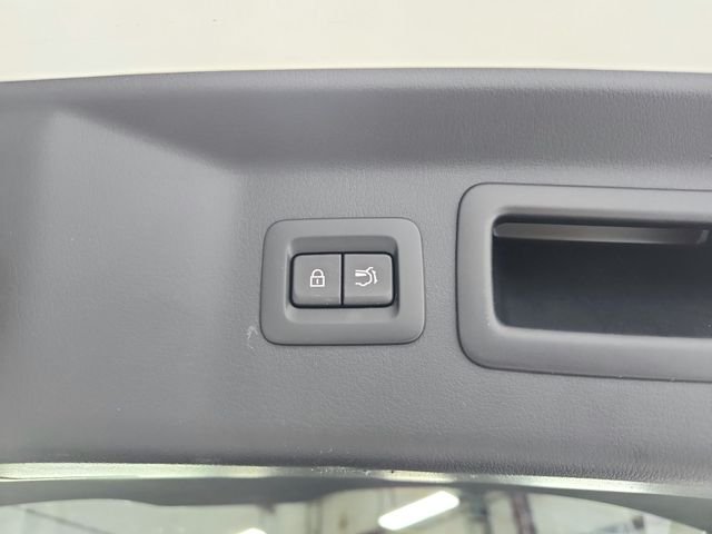 Used 2026 White Mazda 3.3 Turbo Select image 43