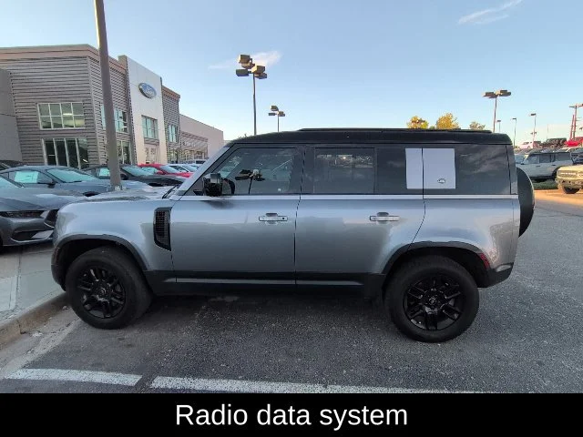 Used 2023 Gray Land Rover SE image 9