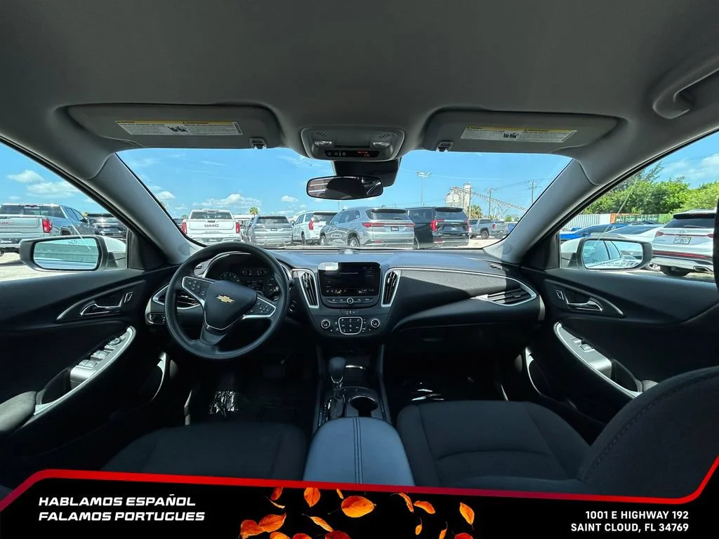 Used 2025 Summit White Chevrolet 1LT image 29