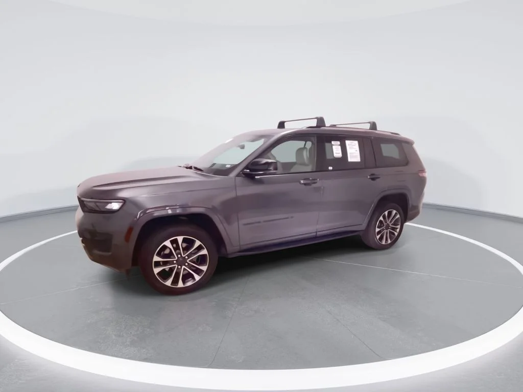 Used 2022 Gray Jeep Overland image 8