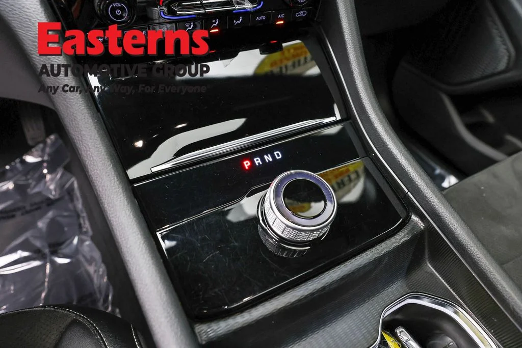 Used 2024 Black Jeep Altitude image 13