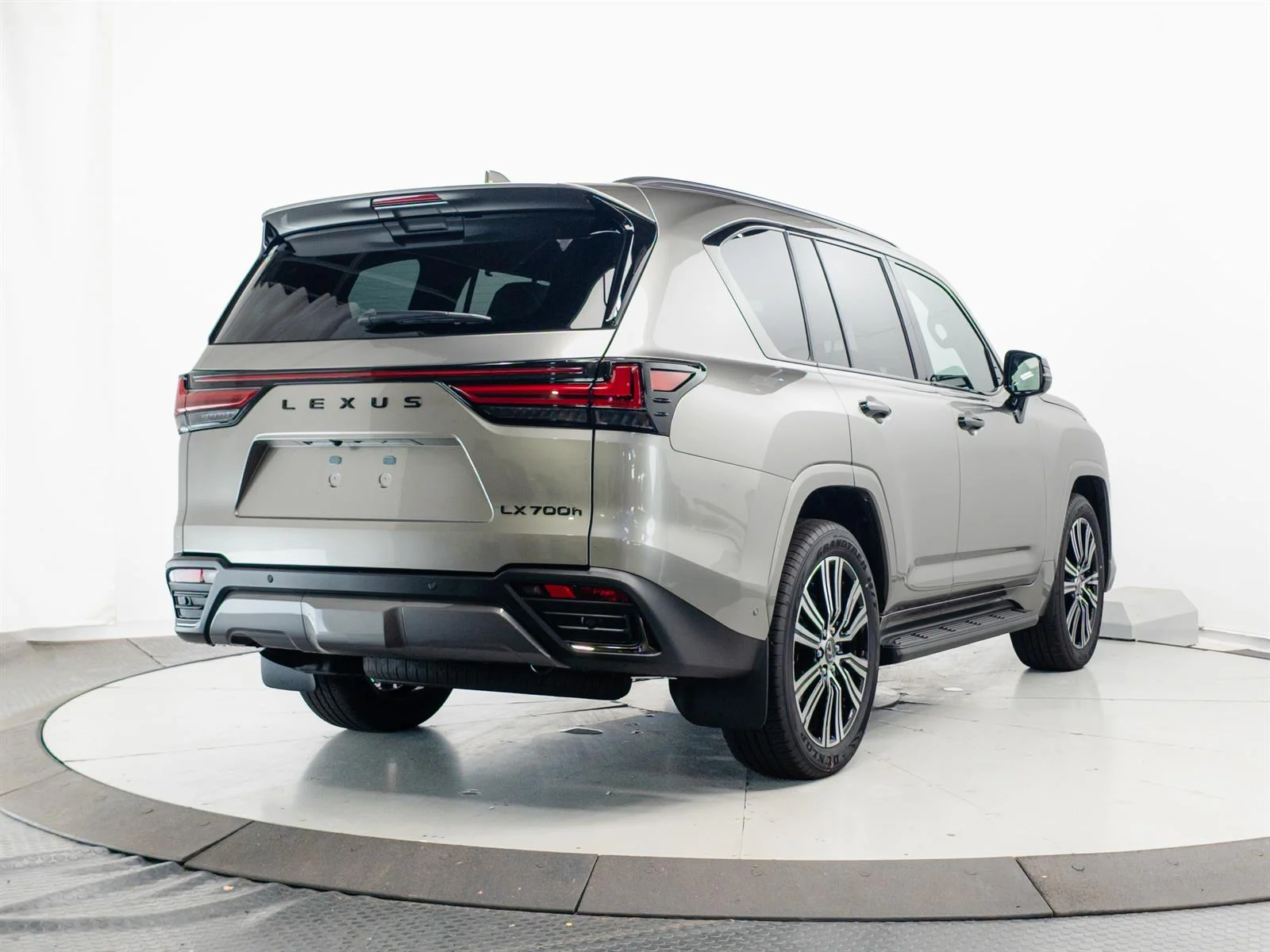 New 2026 Atomic Silver (1j7) Lexus Luxury image 13