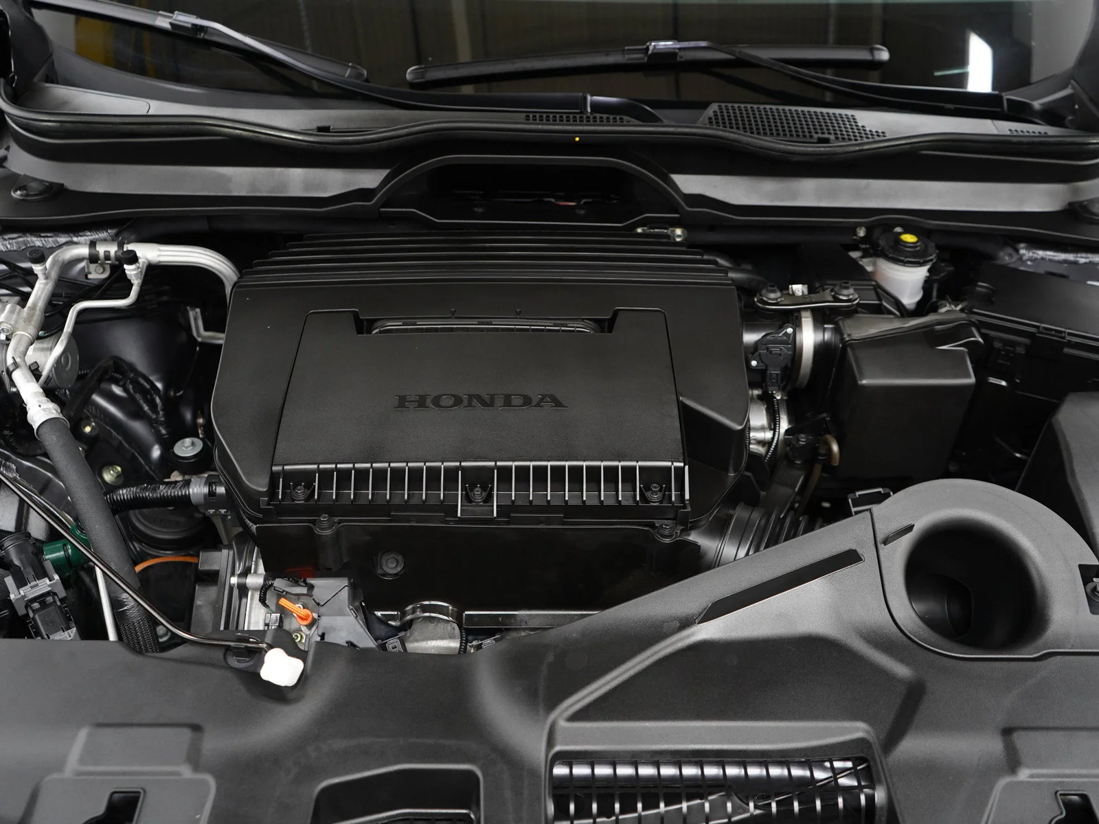Used 2025 Meteorite Gray Metallic Honda EX-L image 32