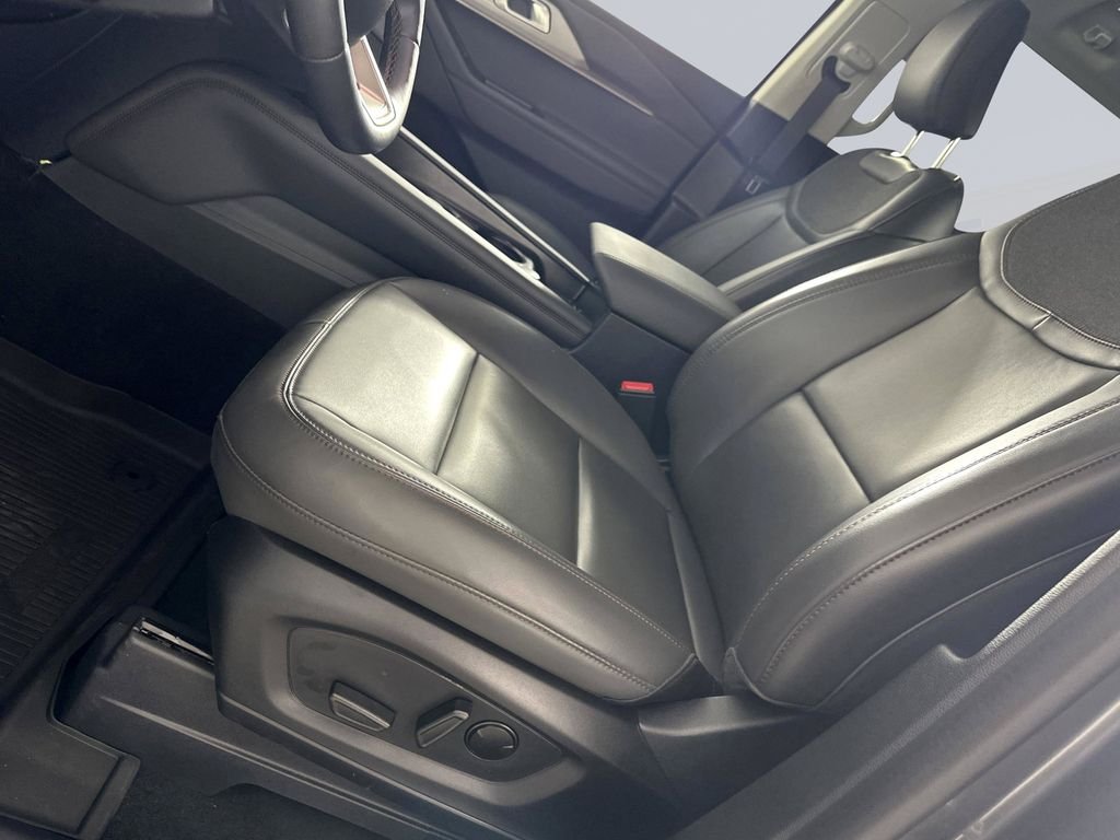 2025 Ford Explorer Active - Photo 11