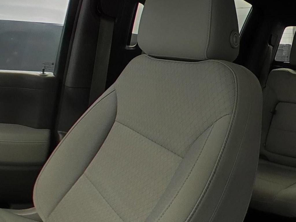 Used 2019 BLACK Chevrolet RST image 15