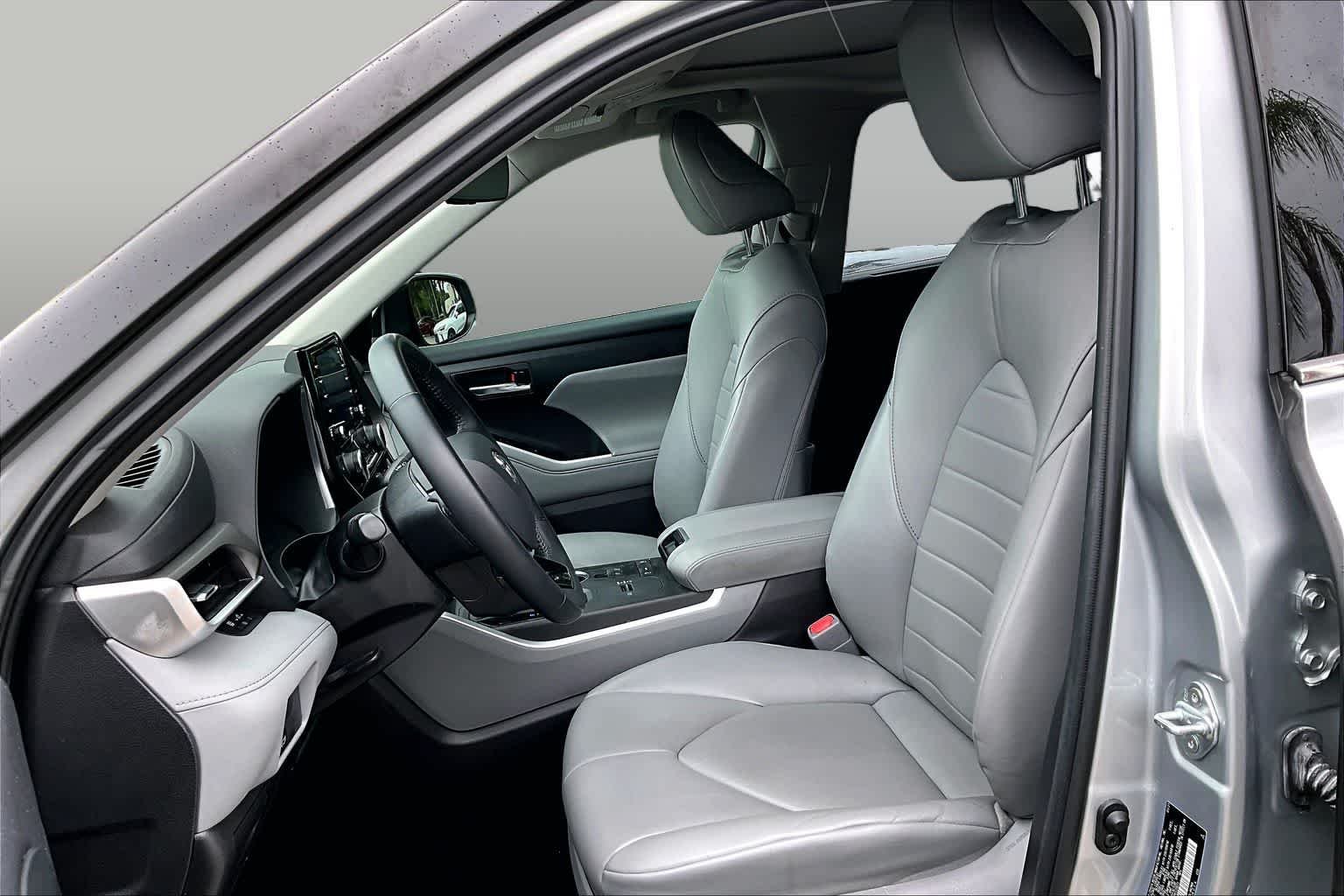 Used 2021 Celestial Silver Metallic Toyota XLE image 9