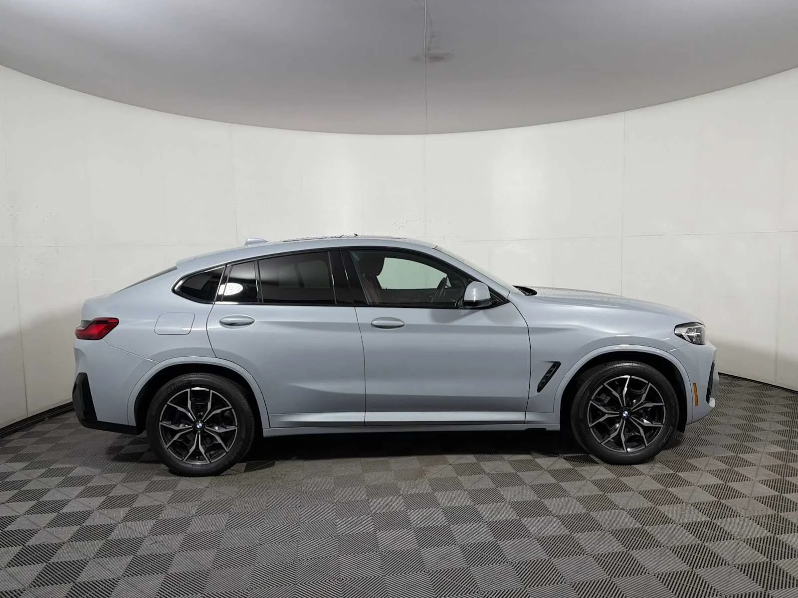 2025 BMW X4 30i - Photo 7