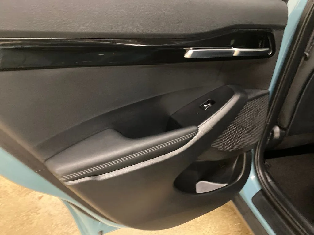 Used 2024 Blue Kia SX image 17