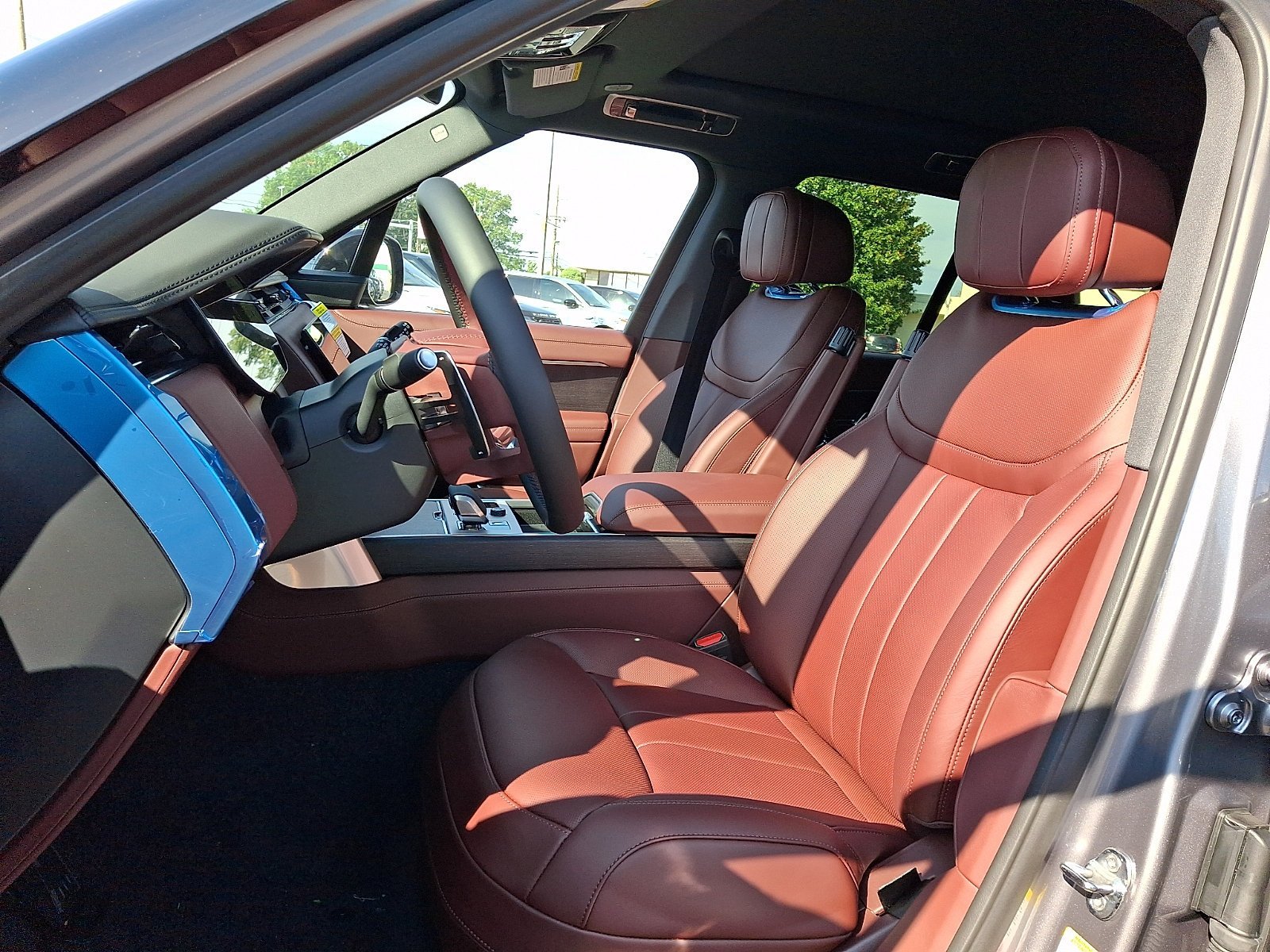 New 2027 Eiger Grey LAND ROVER SE image 8