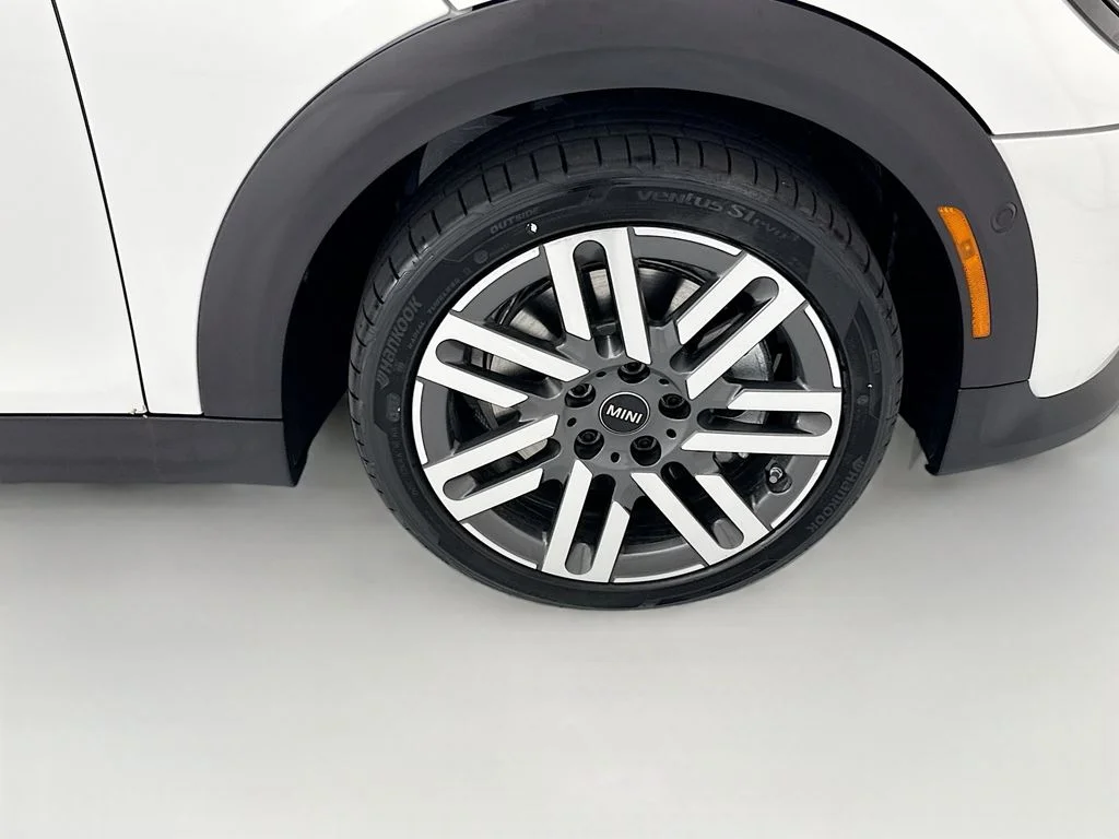 New 2026 Nanuq White Metallic MINI Signature Plus image 28