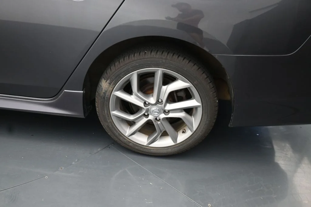 Used 2014 Gray Nissan SR image 15