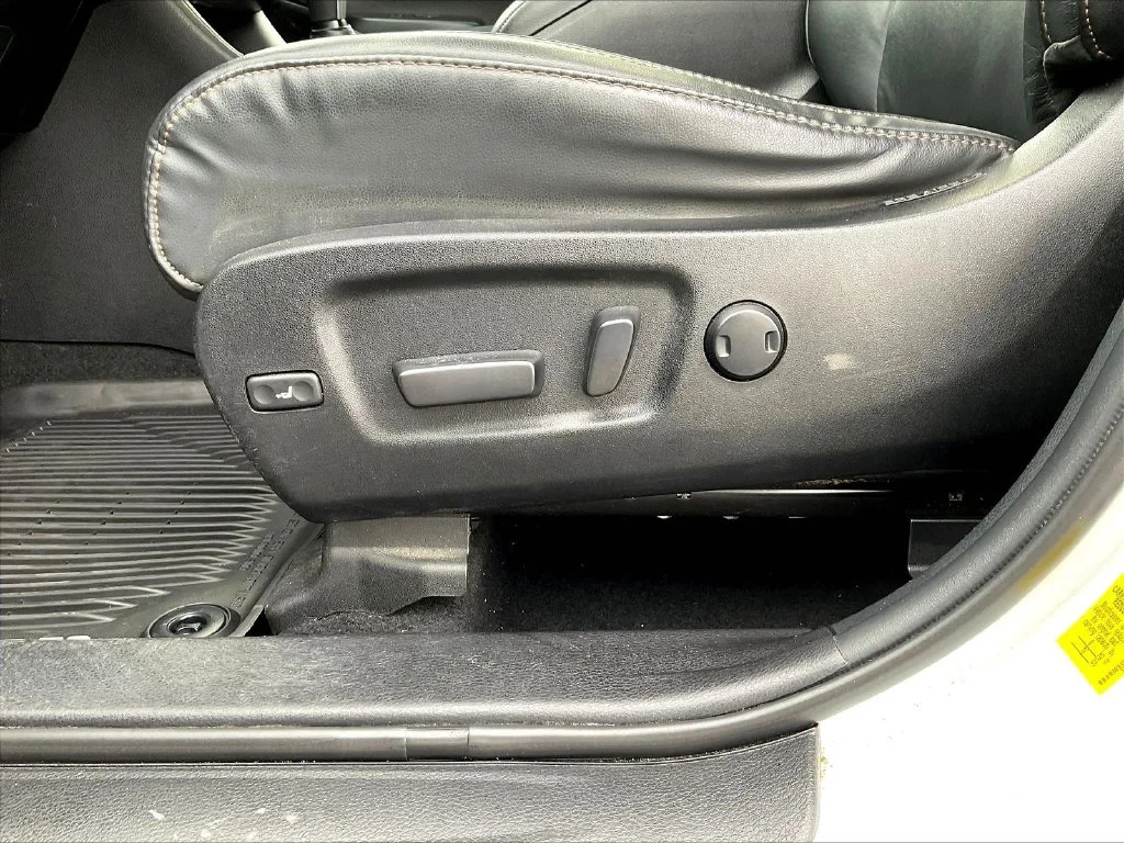 Used 2019 Blizzard Pearl Toyota XLE image 39