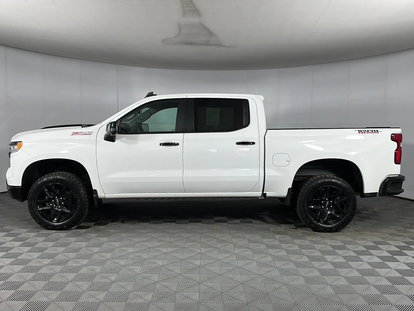 Used 2022 Summit White Chevrolet LT Trail Boss image 4