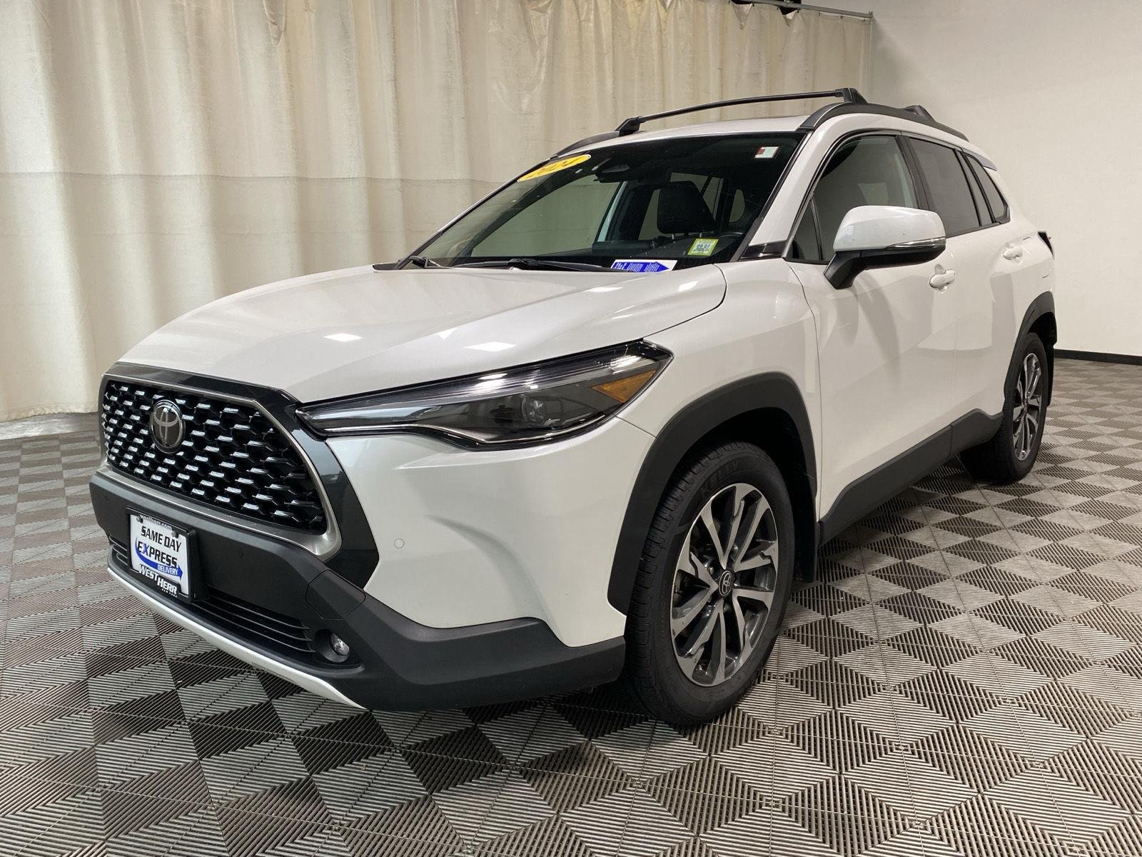 Certified Used 2024 Wind Chill Pearl Toyota XLE image 3