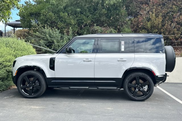 New 2026 Borasco Grey Land Rover X-Dynamic SE image 2