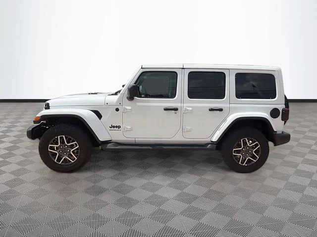 New 2026 Bright White Clear-Coat Exterior Paint Jeep Sahara image 4