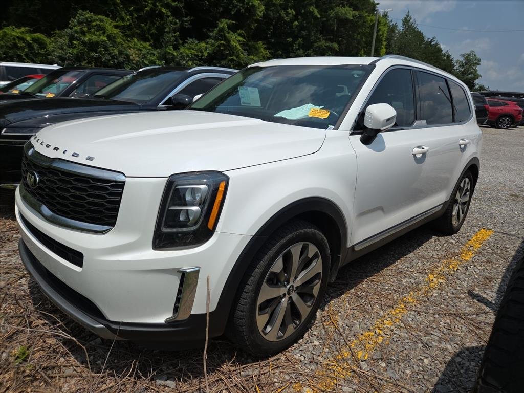 Used 2021 White Kia EX image 1