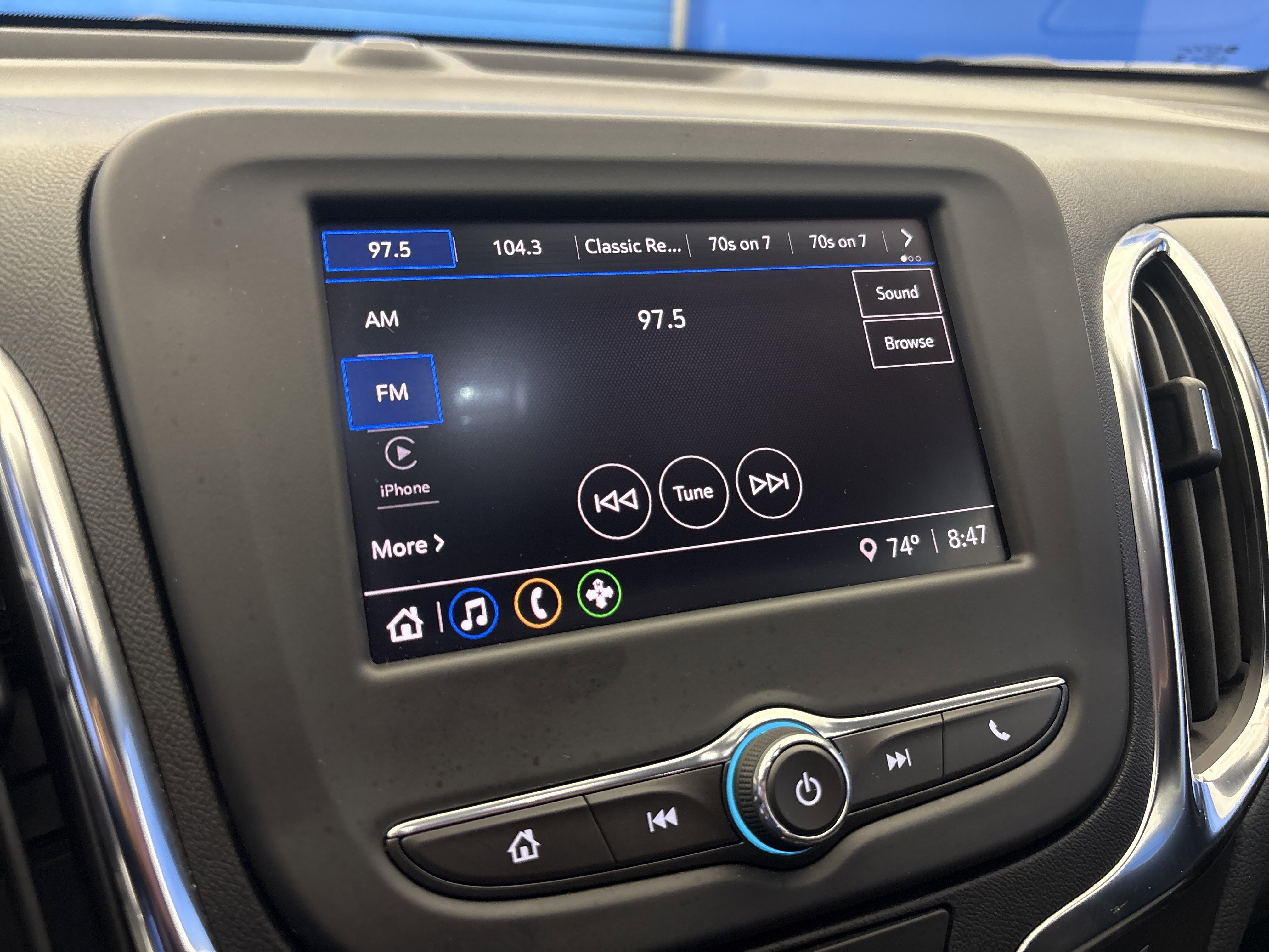 Used 2024 Summit White Chevrolet LT image 19