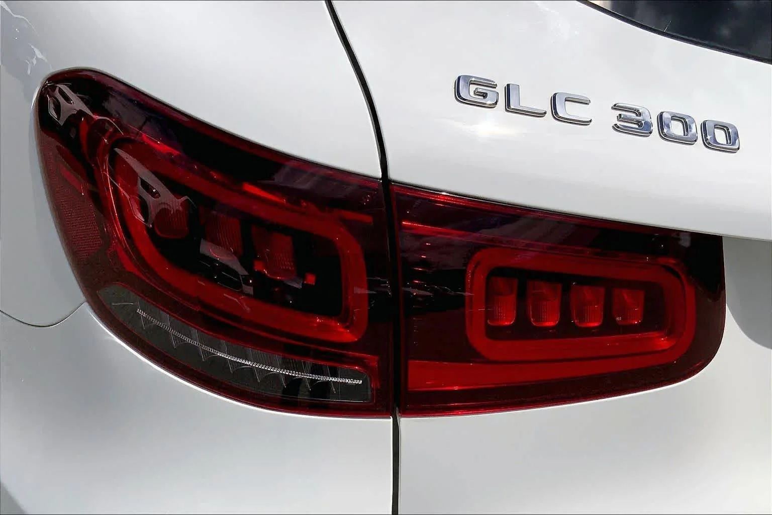 Certified Used 2022 Polar White Mercedes-Benz GLC 300 image 28