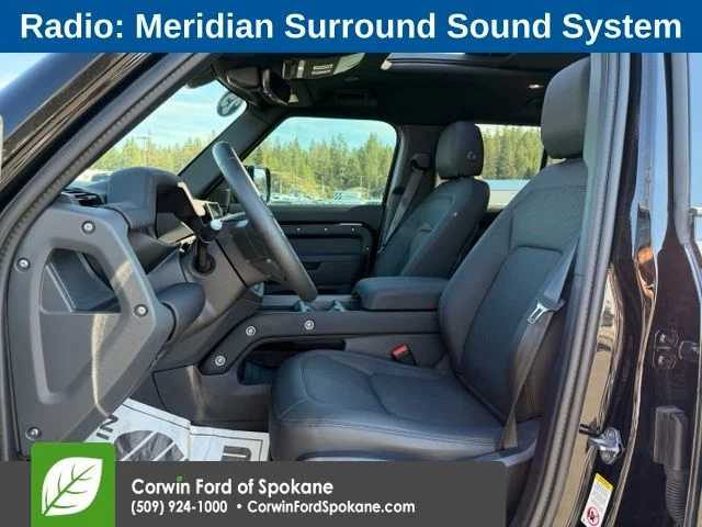 Used 2025  Land Rover X-Dynamic SE image 2