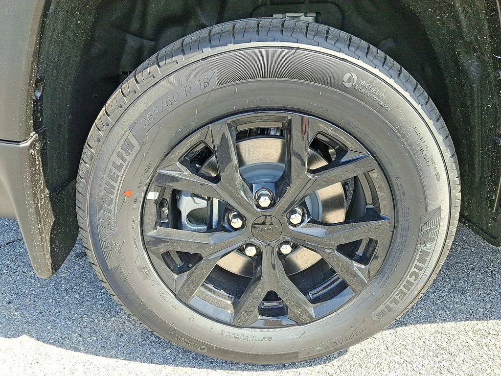 New 2026 Gray Jeep Altitude image 5