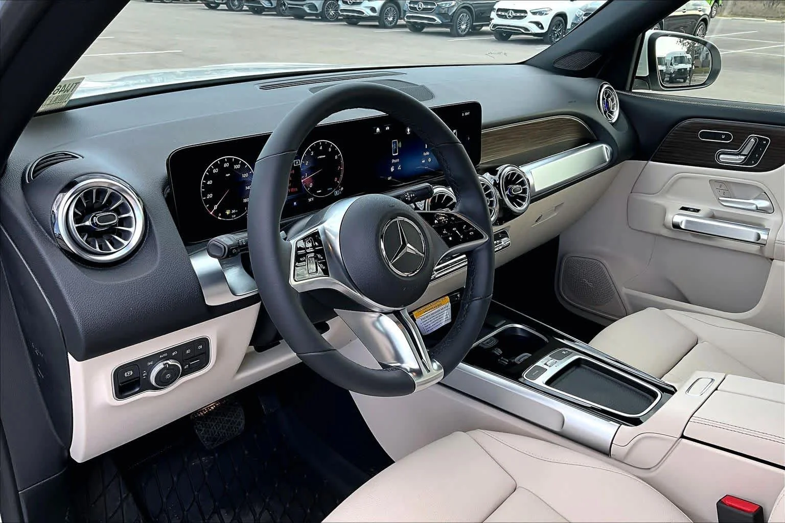 New 2026 Polar White Mercedes-Benz GLB 250 image 8