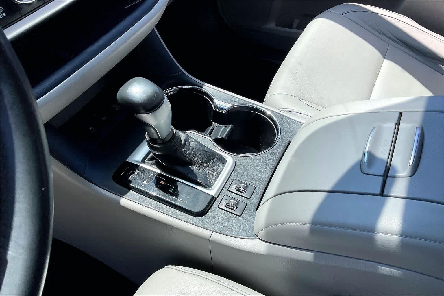 Used 2014 Attitude Black Metallic Toyota XLE image 17