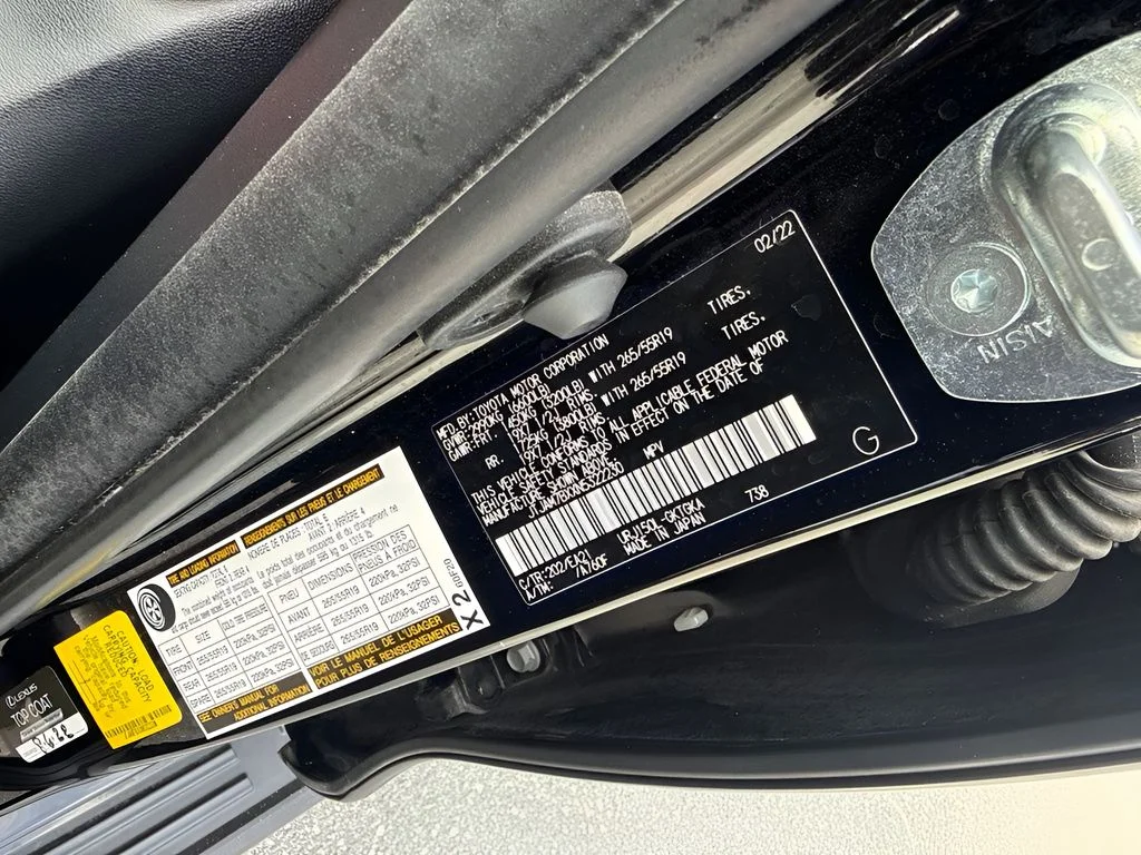 Used 2022 Black Lexus 460 image 23