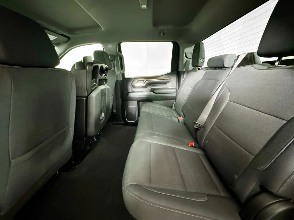 Used 2024 Summit White Chevrolet LT image 15
