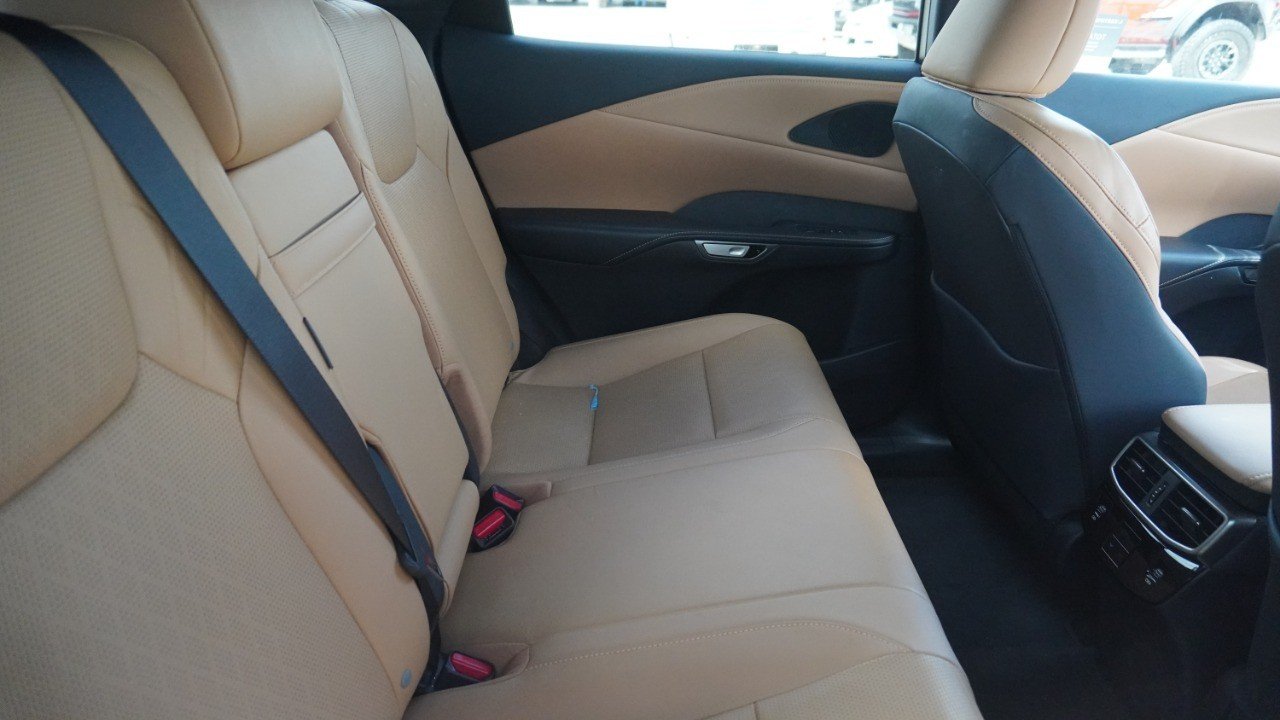 Used 2025 White Lexus RX 350 Premium image 12
