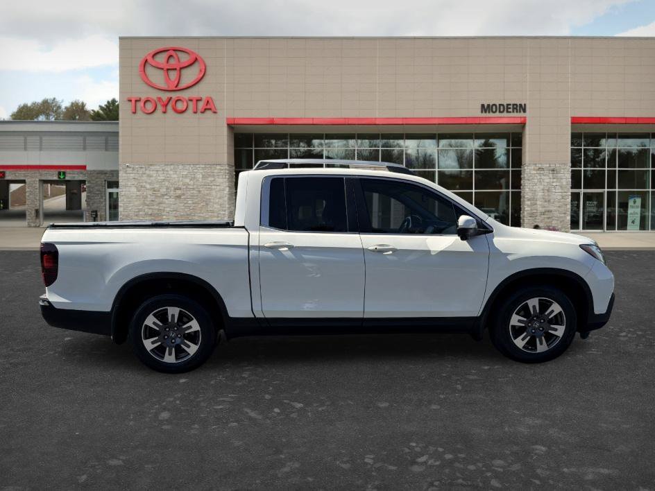 Used 2017 White Diamond Pearl Honda RTL-T image 4