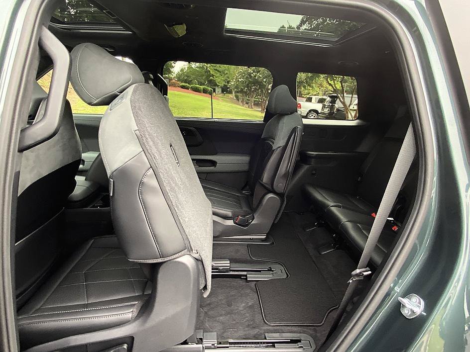 Used 2027 Black Jade Green Kia X-Line SX-Prestige image 13
