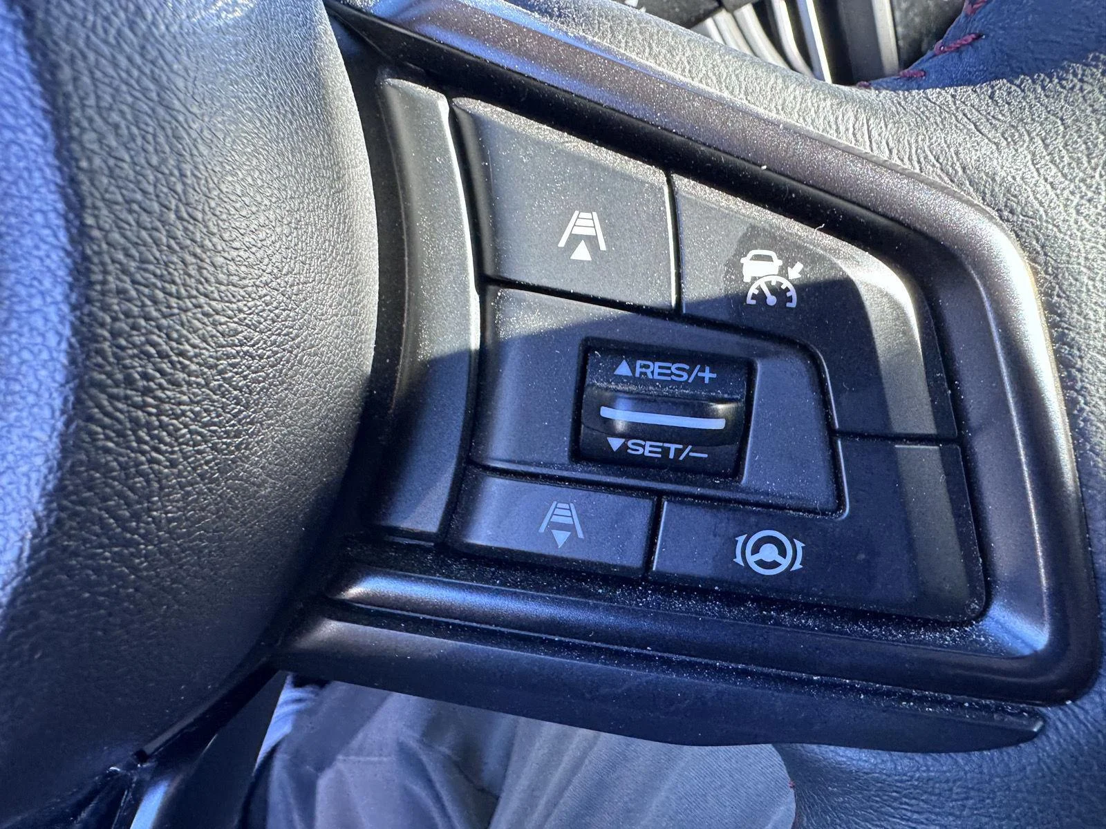 Used 2024 Ice Silver Metallic Subaru Limited image 15