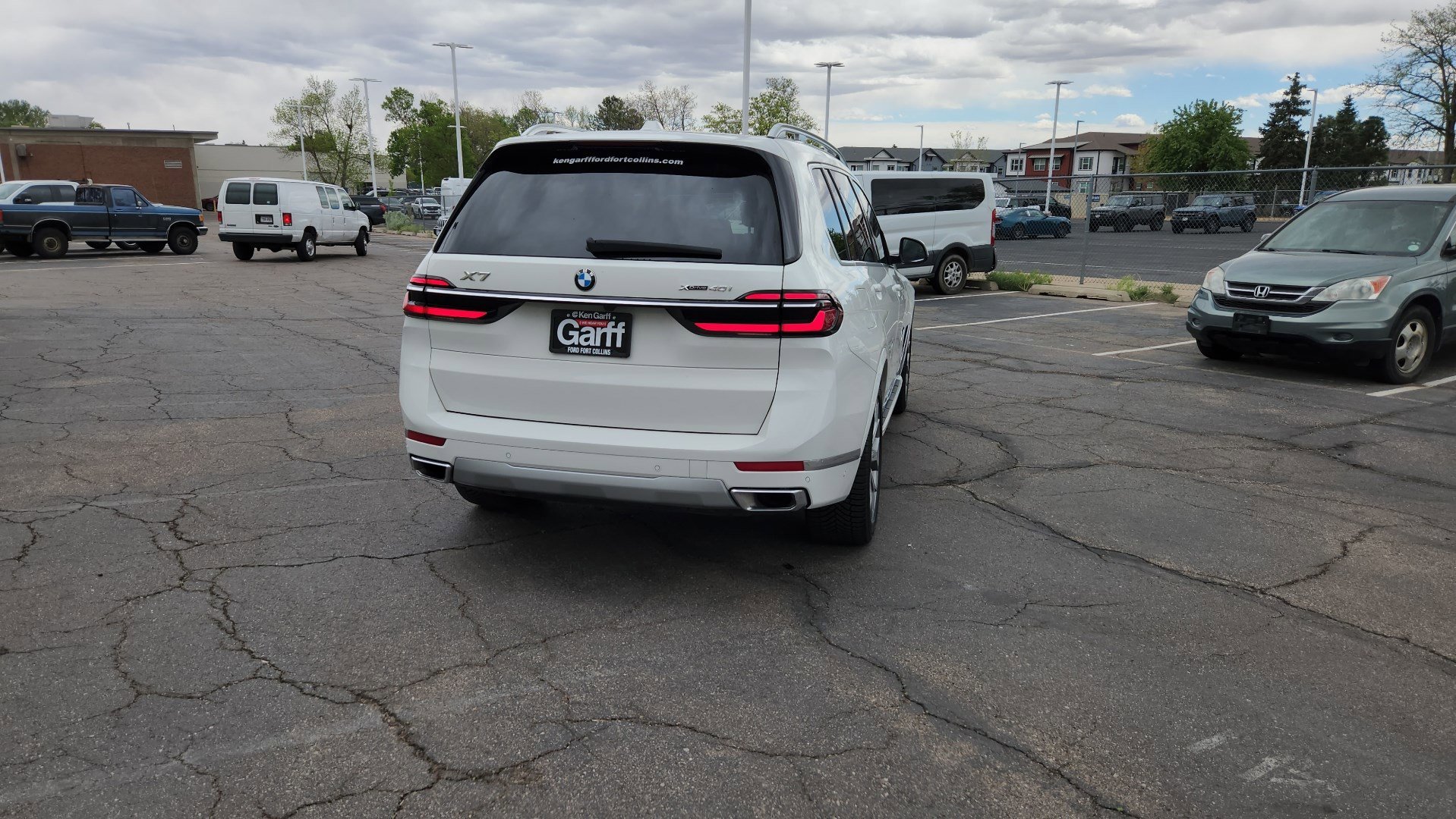 Used 2025 Alpine White BMW xDrive40i image 14