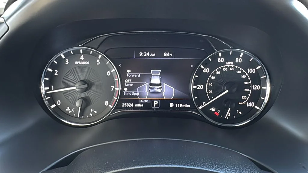 Used 2023 White INFINITI Sensory image 14