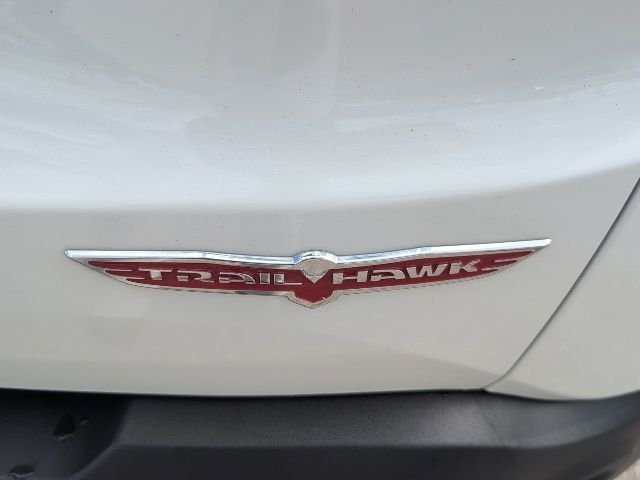 Used 2020 White Jeep Trailhawk image 21