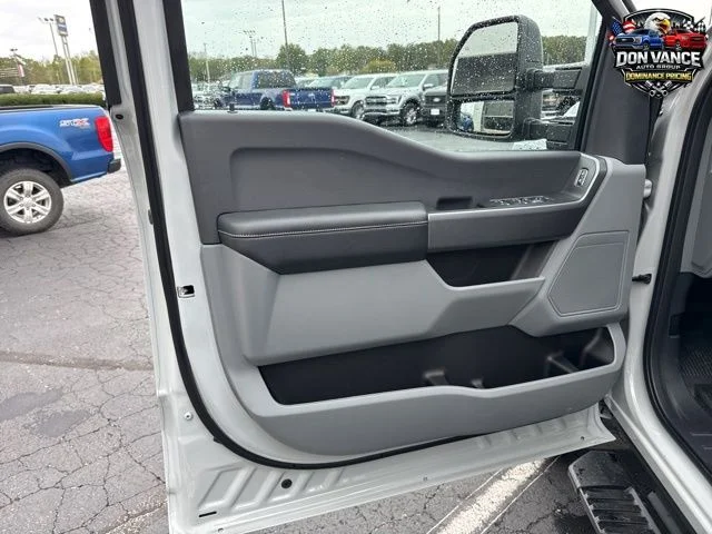 New 2026 Avalanche Ford F-250® XLT image 25