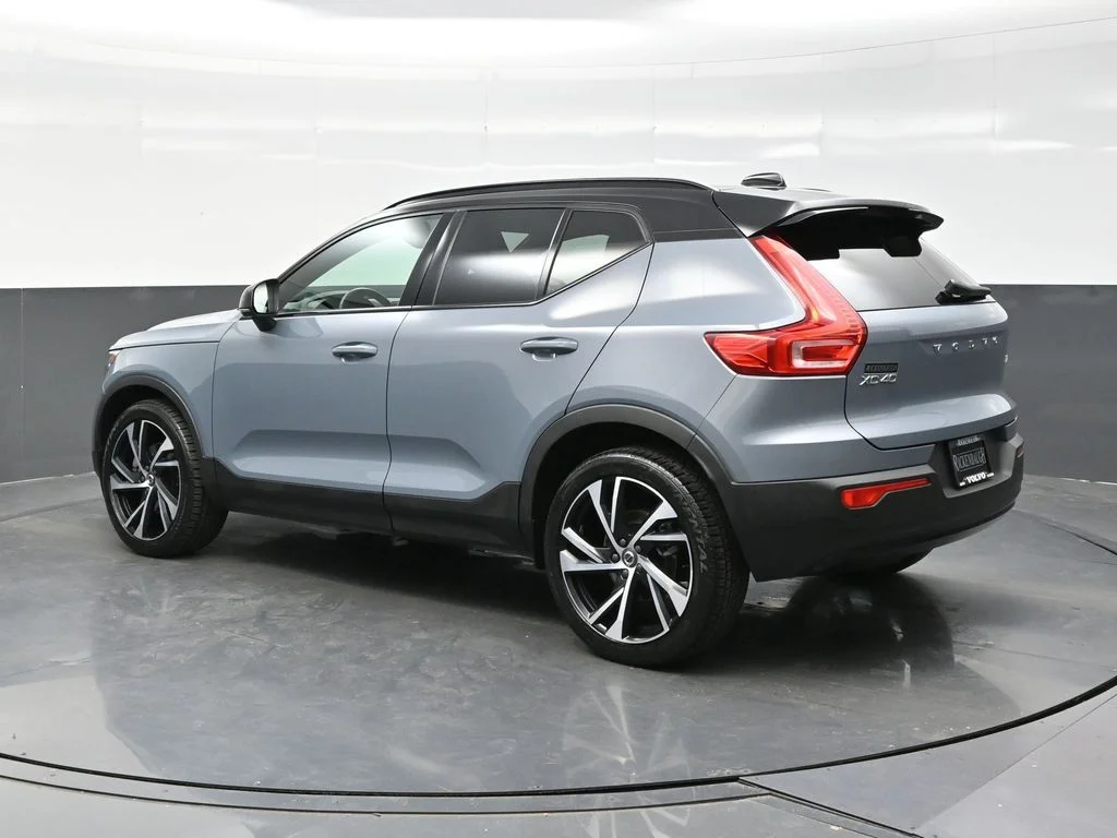 Used 2021 Thunder Gray Metallic Volvo R-Design image 4