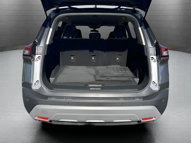 Used 2023 Gray Nissan SV image 21