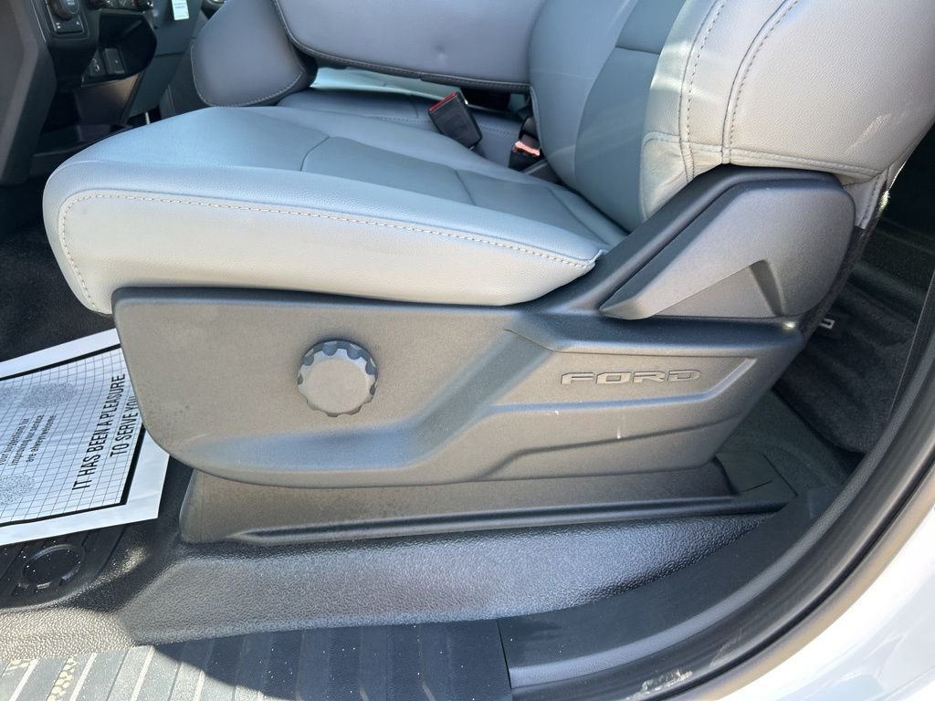 New 2026 Oxford White Ford XL image 15
