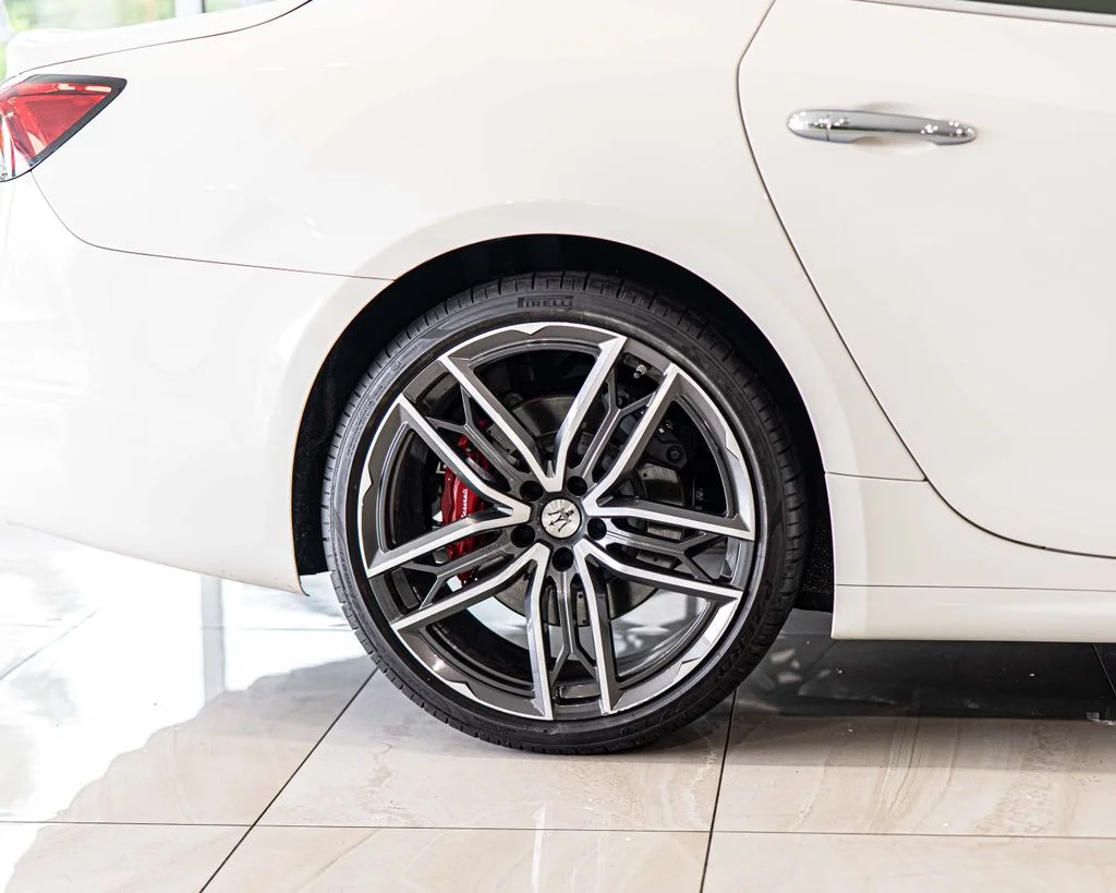 Used 2023 White Maserati Modena Q4 image 11