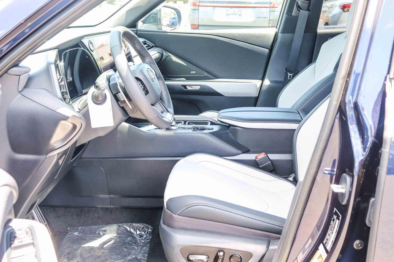 2026 Lexus TX 500h F-Sport Premium - Photo 24