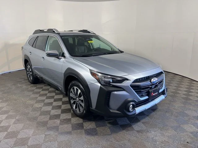 2023 Subaru Outback Touring's photo