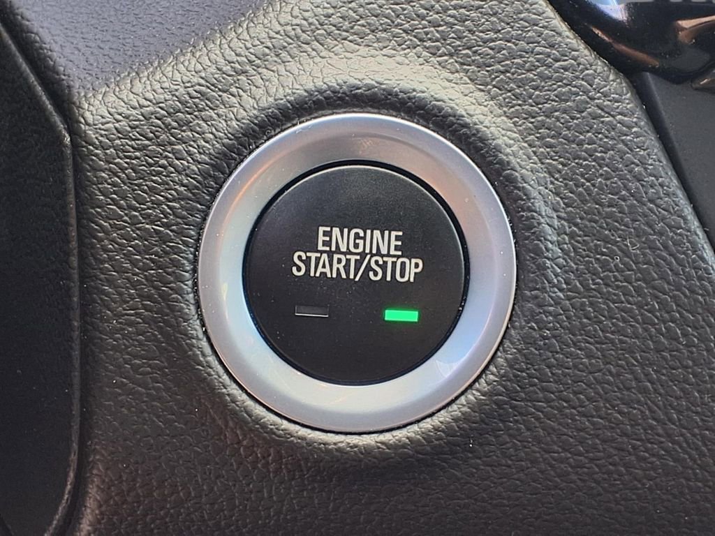 Used 2019 GALAXY SILVER METALLIC Buick Essence image 18