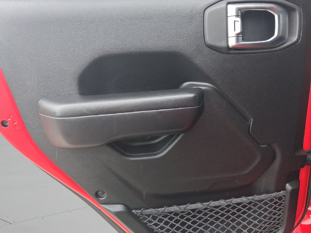 Used 2018 Red Jeep Unlimited Sport S image 27