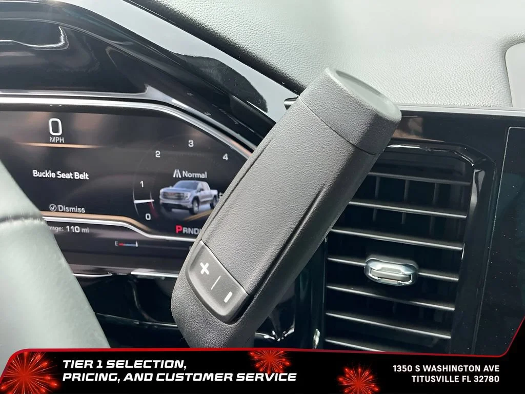 Used 2025 Onyx Black GMC Elevation image 39