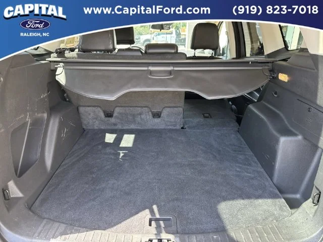 Used 2017 Red Ford SE image 16