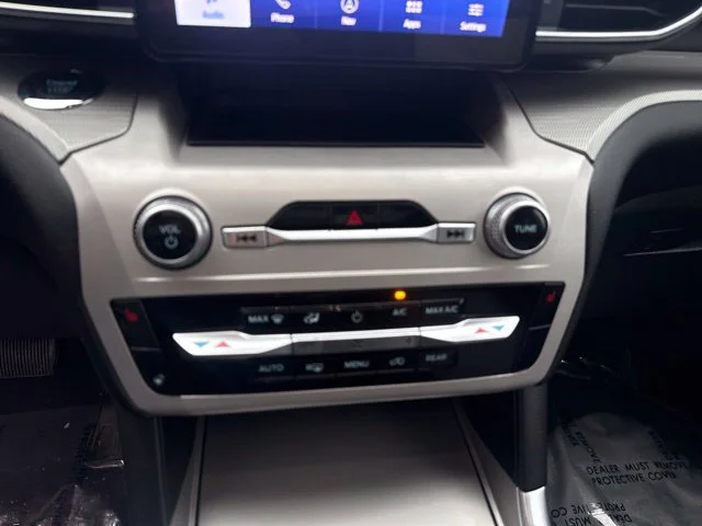Used 2023 Green Ford XLT image 17