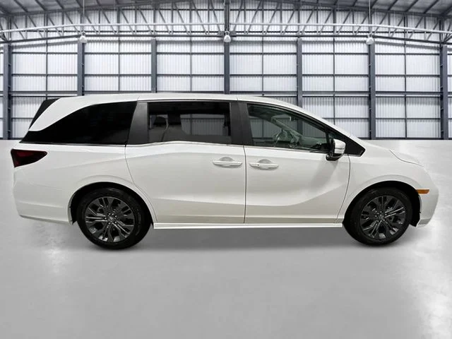New 2026 Platinum White Pearl Honda Touring image 8