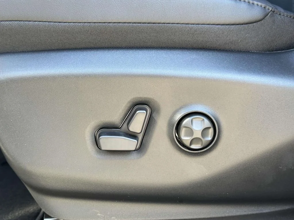 2026 Chrysler Voyager LX - Photo 29